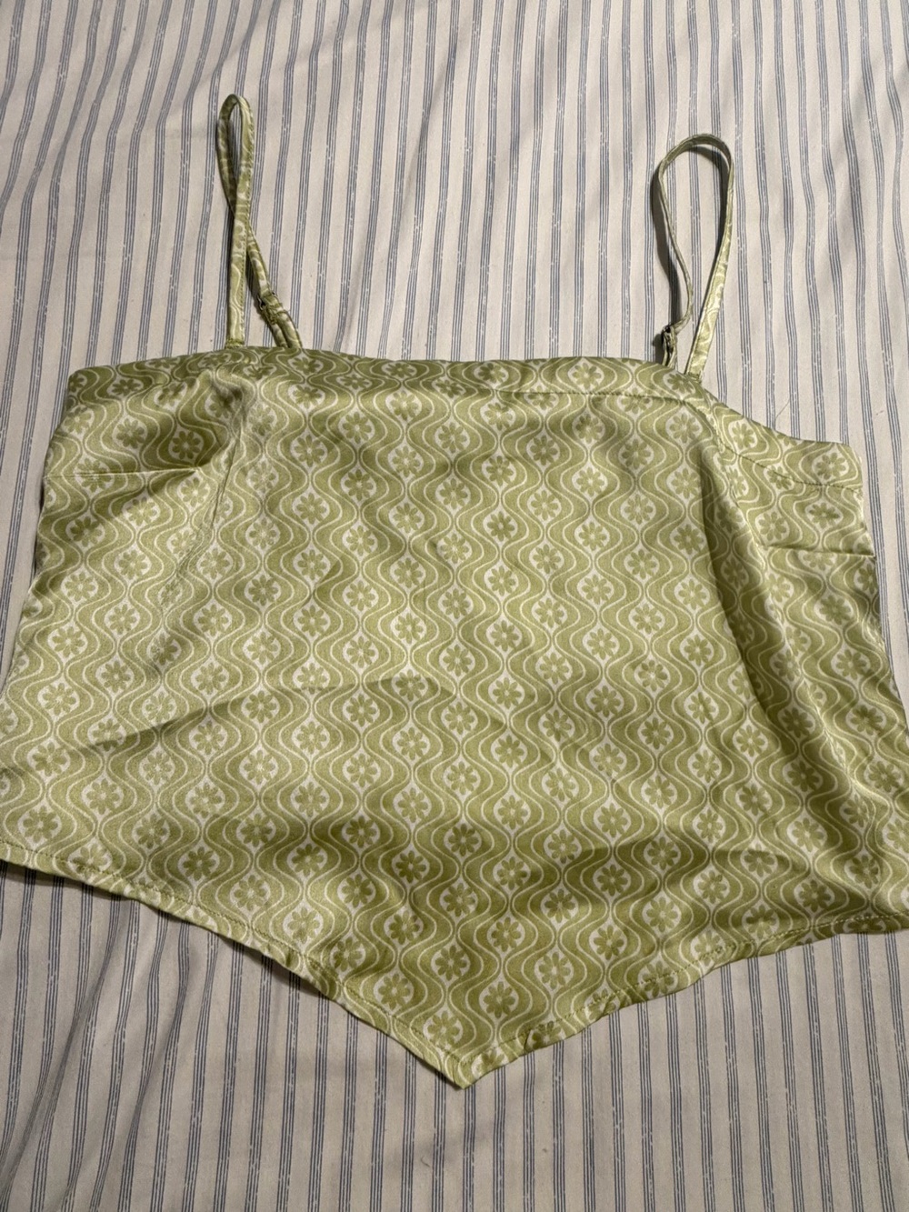 Hollister Light Green Patterned Satin Cami, Size M